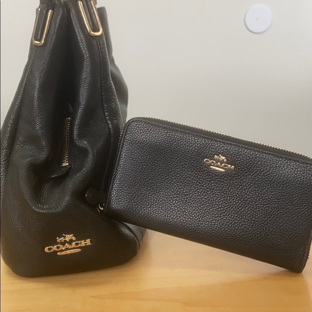 COACH Dalton shoulder bag w/ matching wallet